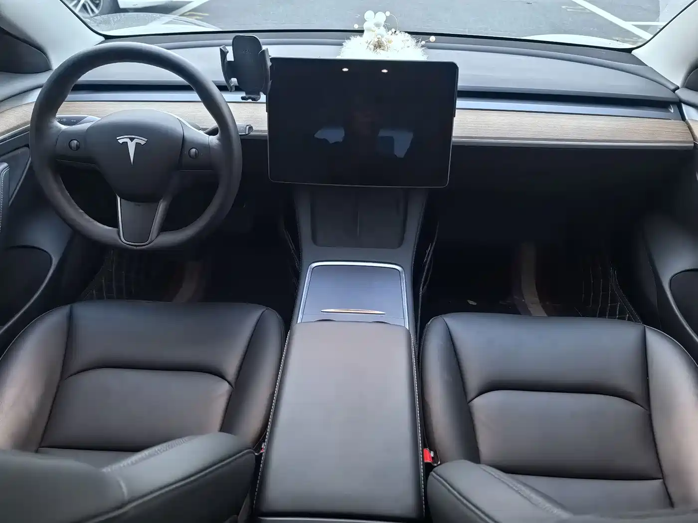 Фото 12 - Tesla Model 3