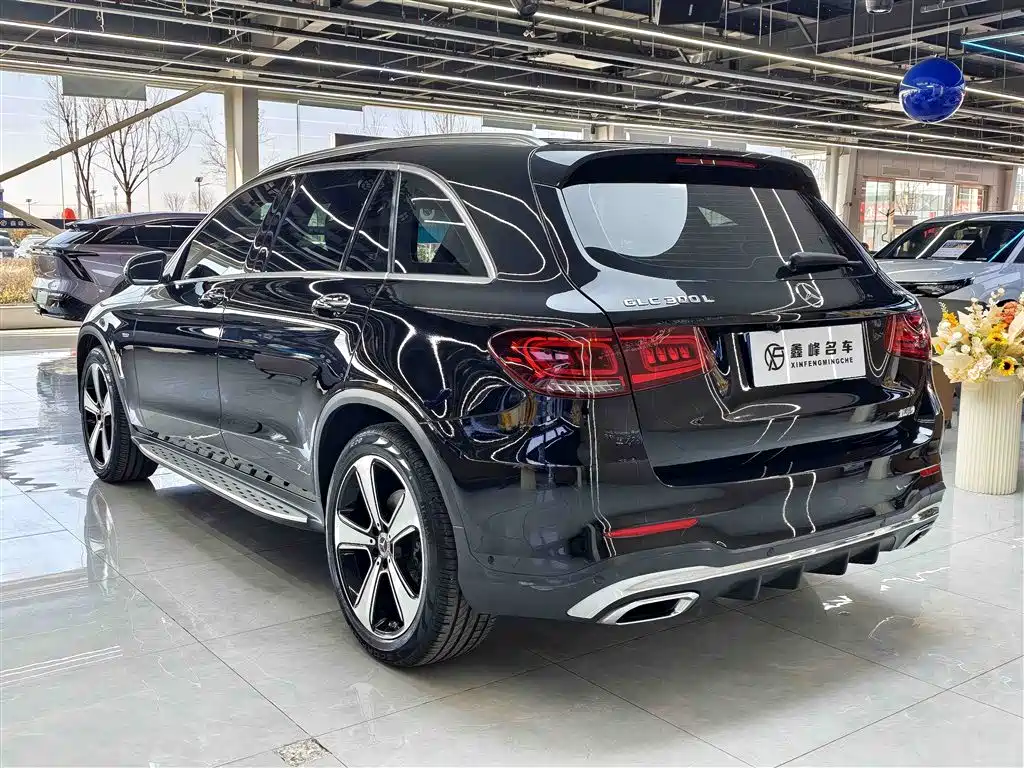 MERCEDES-BENZ GLC