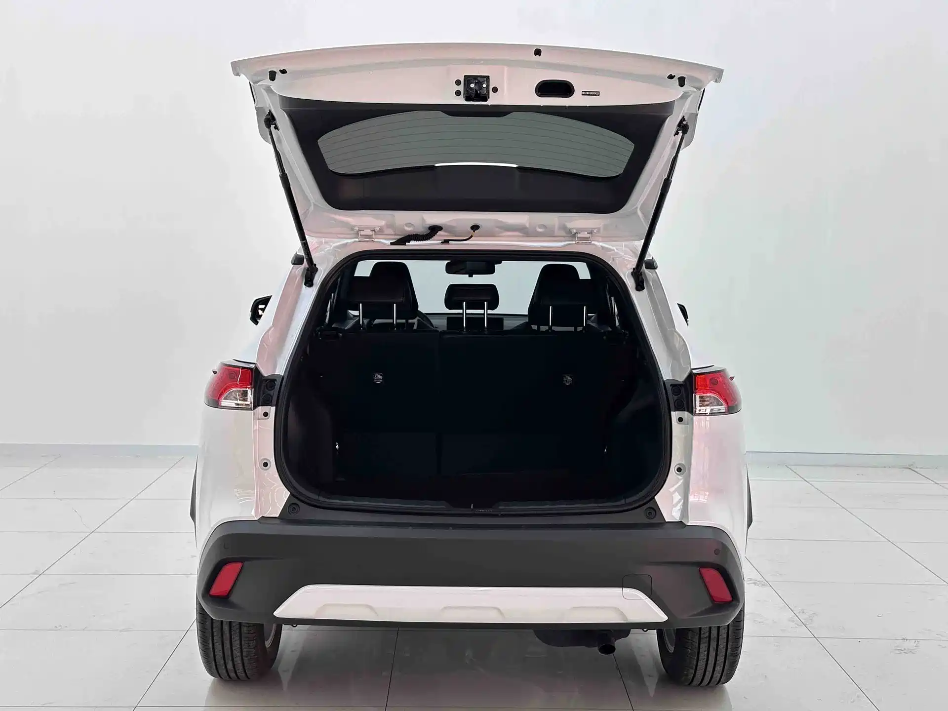Photo 8 - Toyota Corolla Cross