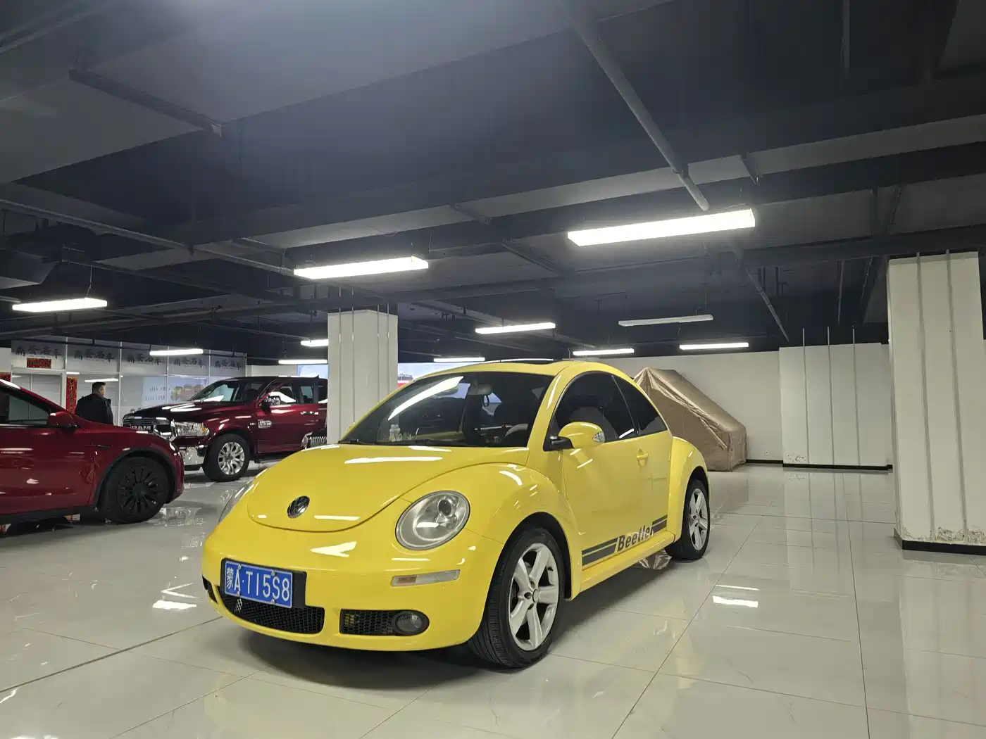 Photo 1 - Volkswagen Beetle