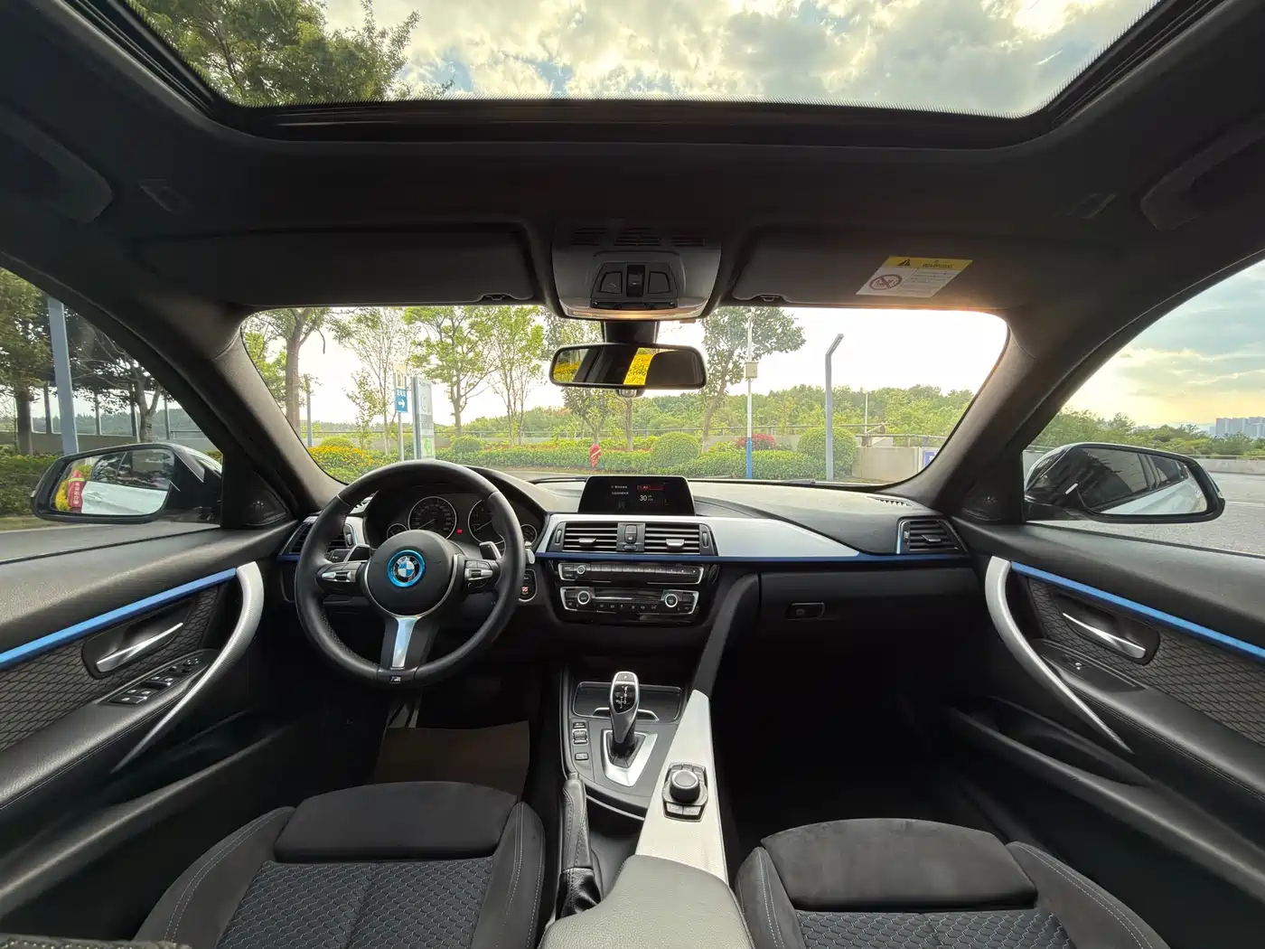 BMW 3 Series 2018 320i M Sport Package фото 2