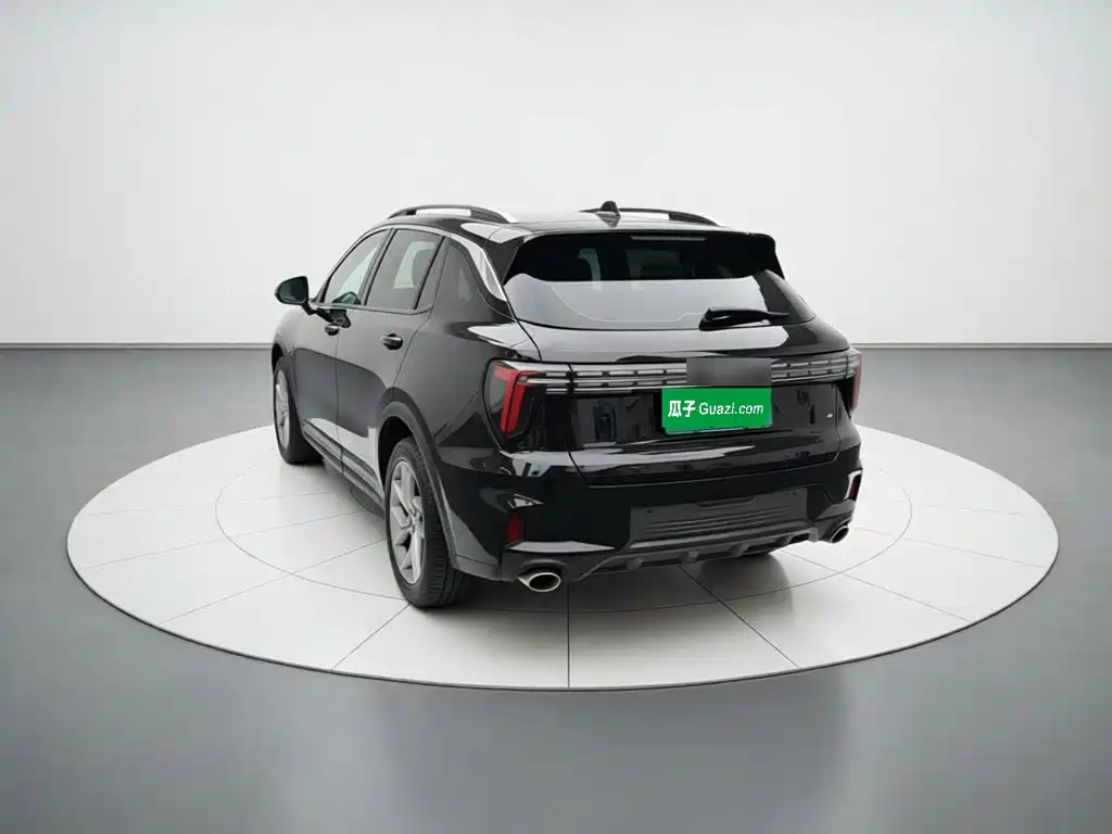 Photo 4 - Lynk & Co 01