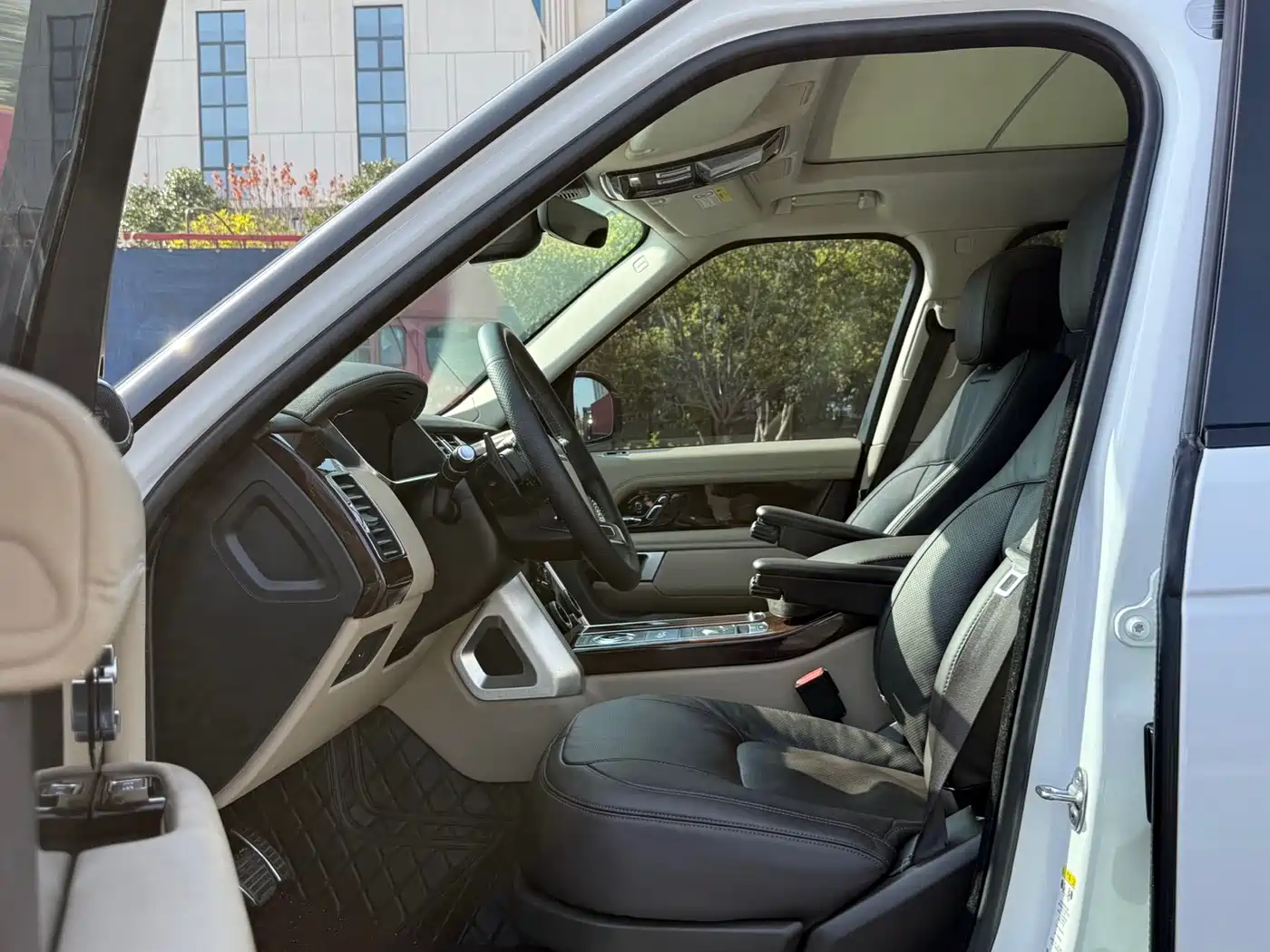 LAND ROVER RANGE ROVER