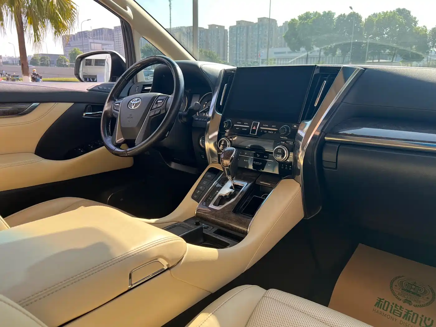 Toyota Alphard 2020 Hybrid 2.5L Premium Edition фото 5