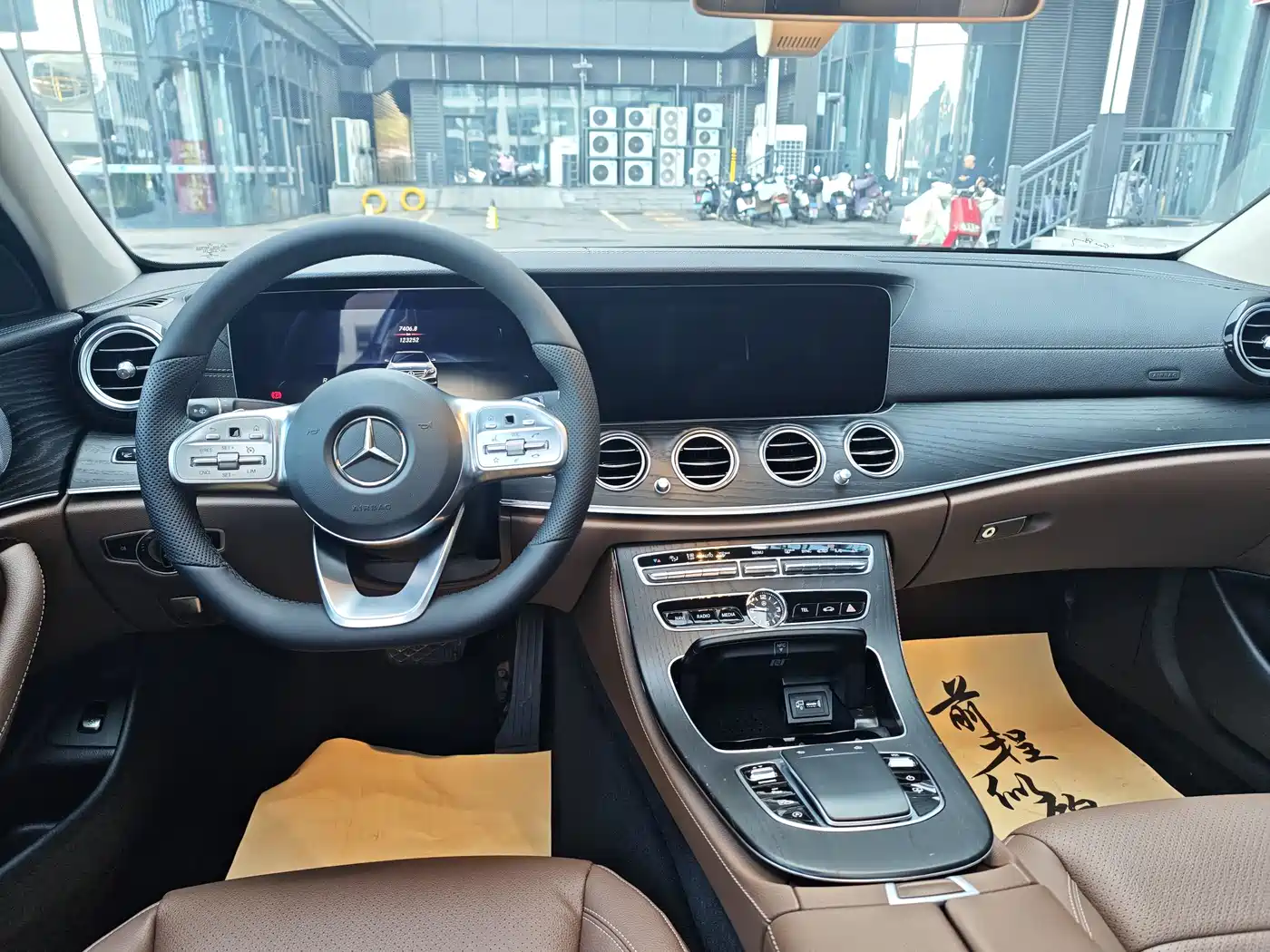 Mercedes-Benz E-Class 2020 Facelift E 300 L Sport Exclusive фото 13