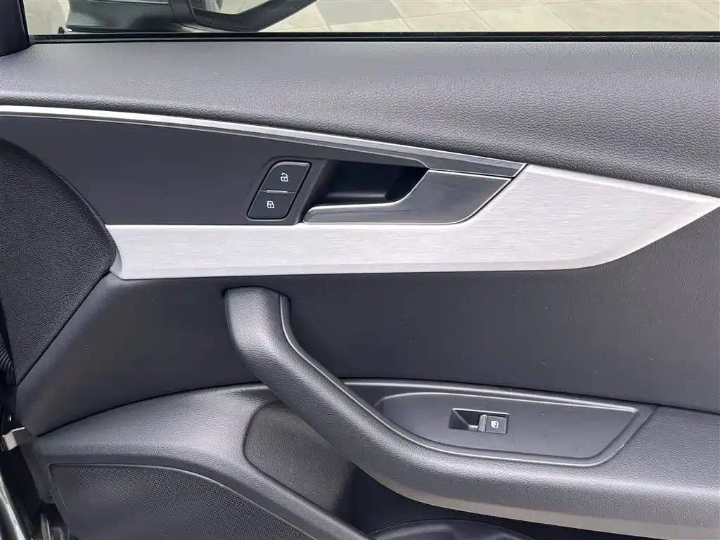 Audi A4L 2020 40 TFSI quattro Luxury Dynamic фото 25