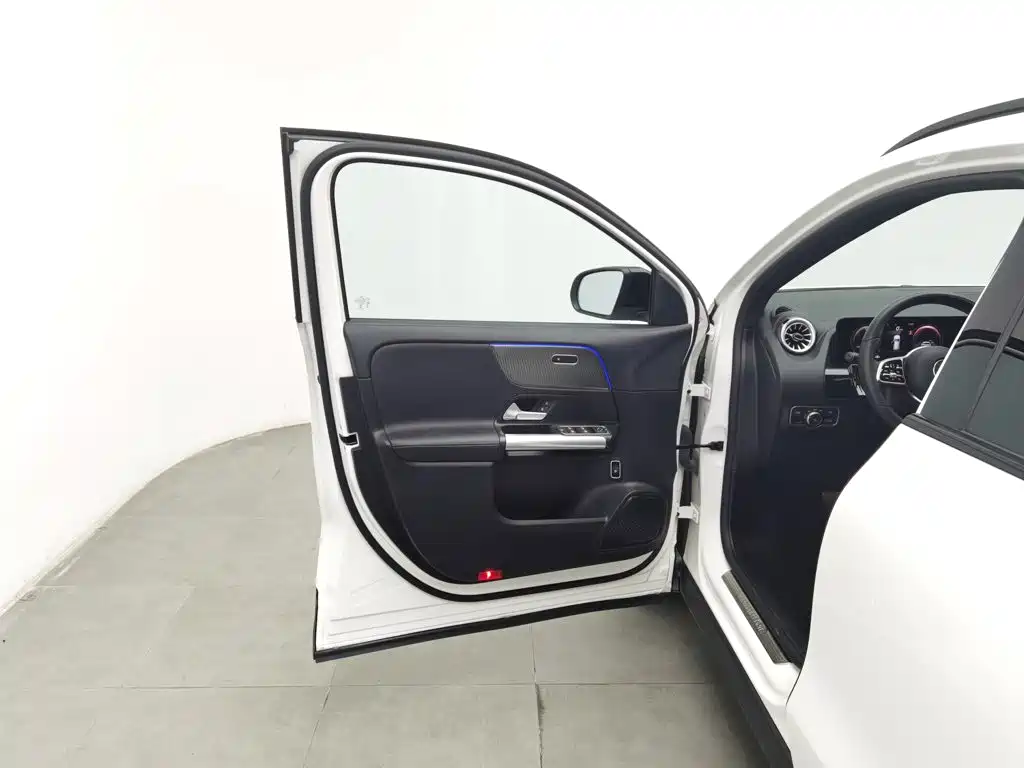 Mercedes-Benz GLA, миниатюра 8