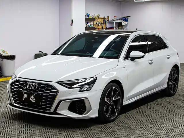 Audi A3 Sportback 35 TFSI, Стиль Спорт