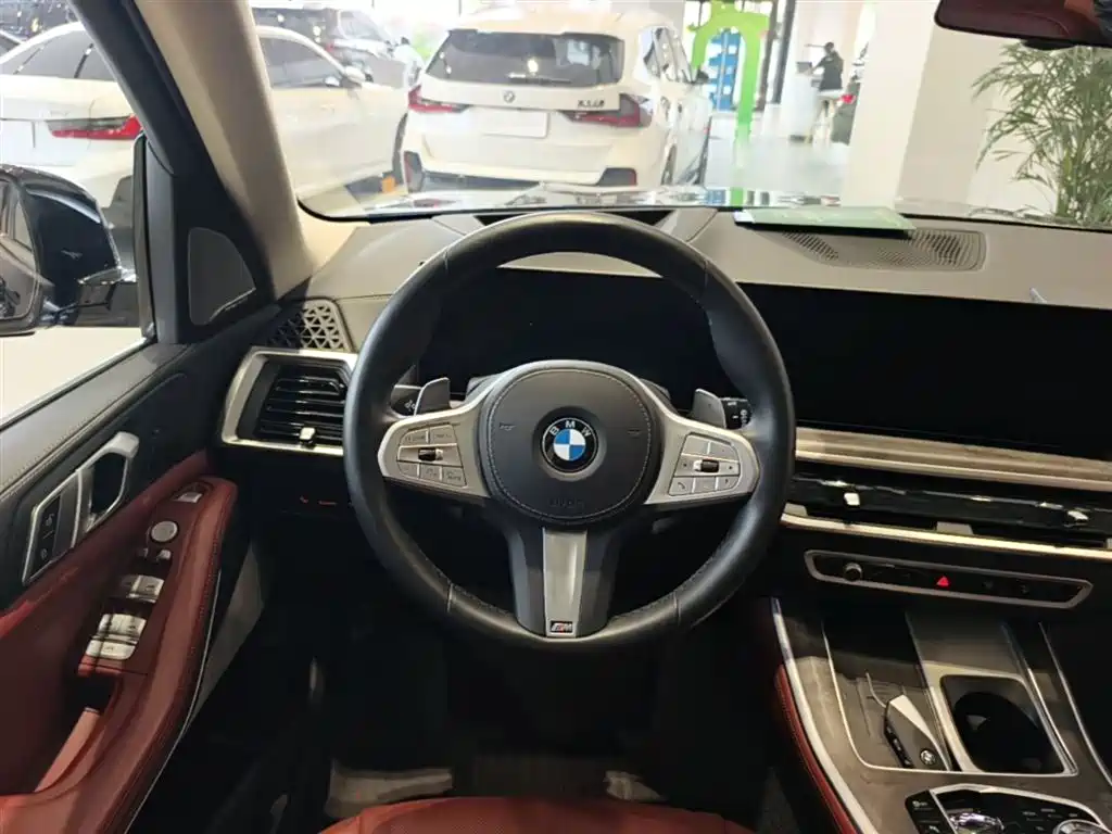 BMW X5 2025 Model xDrive 30Li Exclusive M Sport Blackout Package фото 17