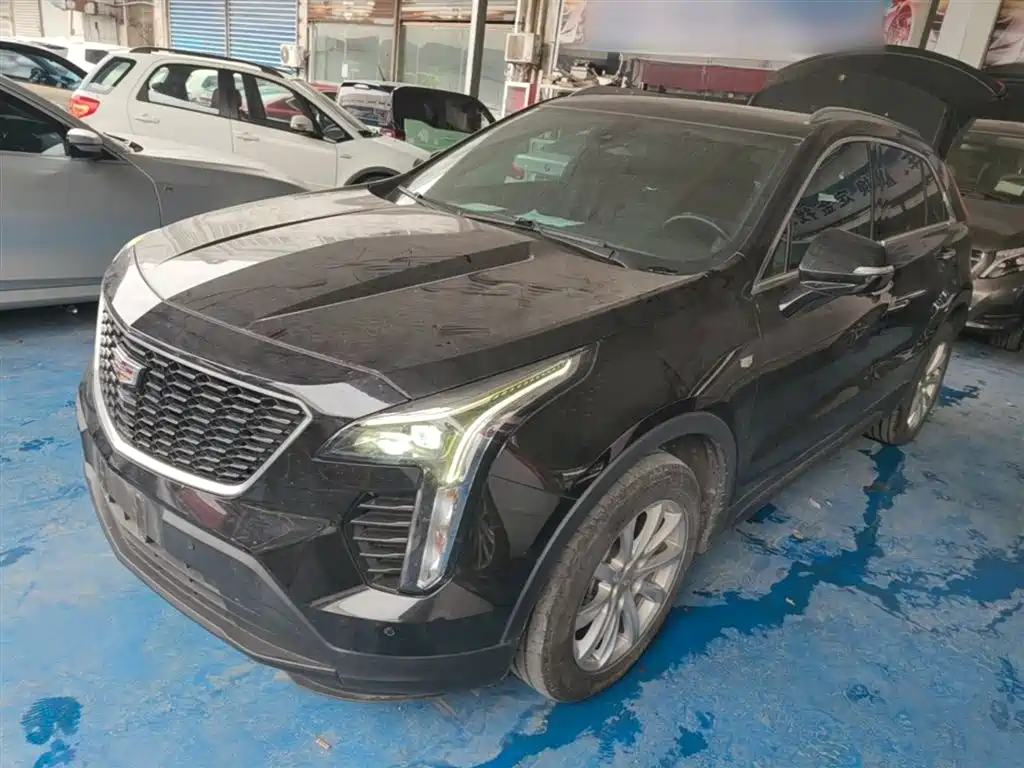 CADILLAC XT4