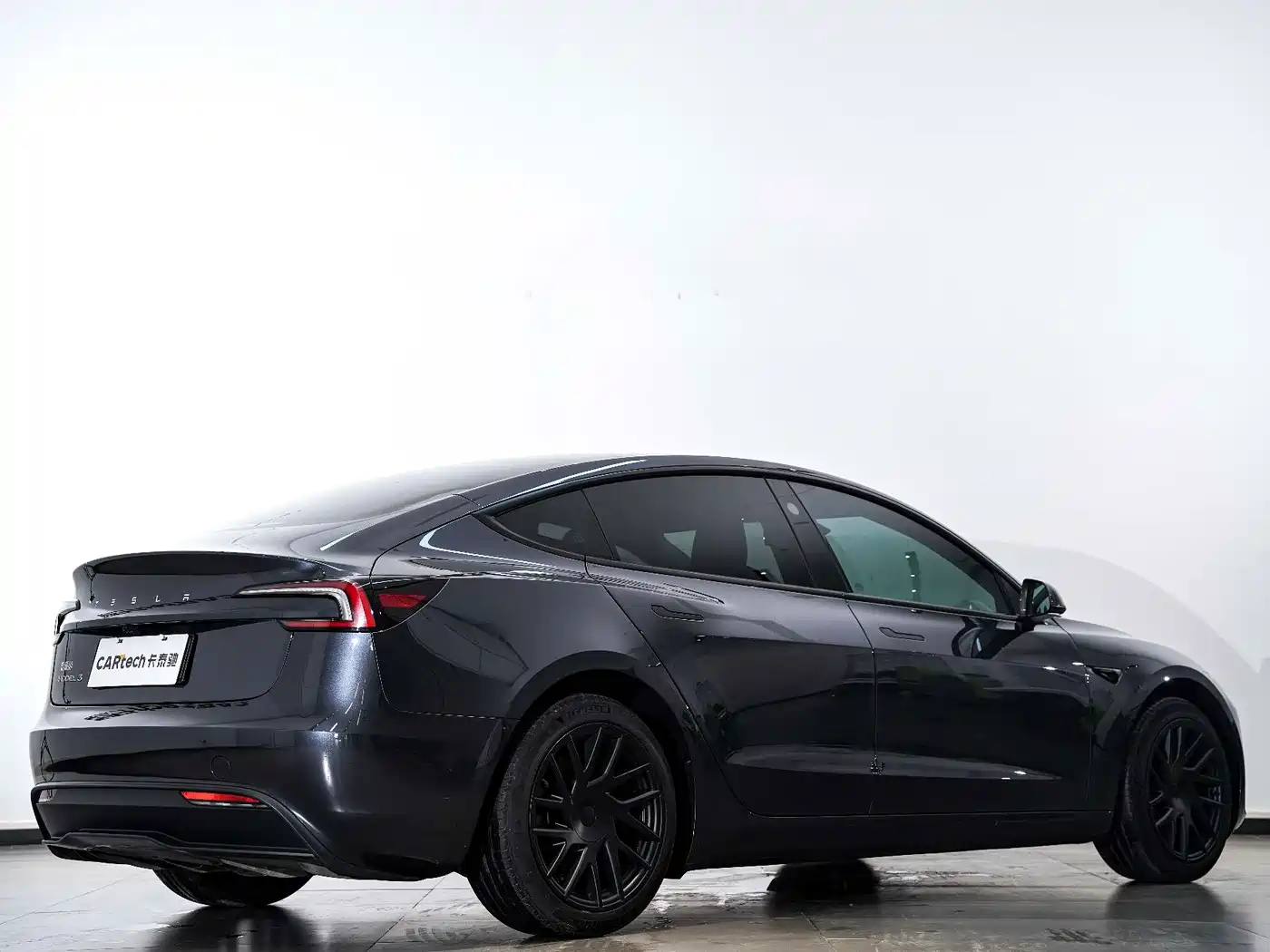Фото 19 - Tesla Model 3