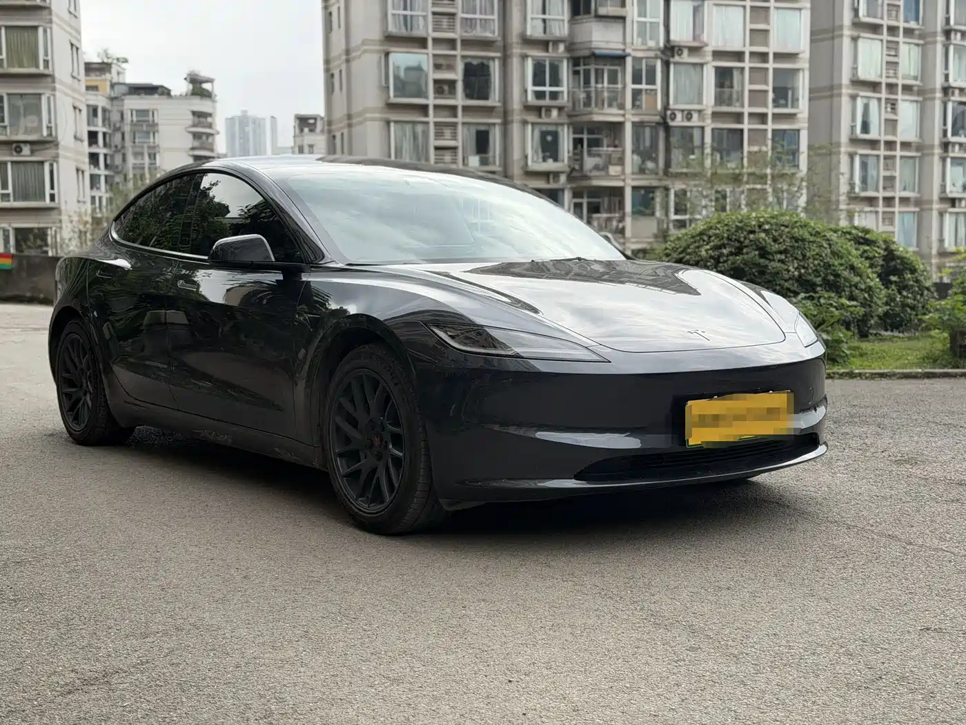 TESLA MODEL 3