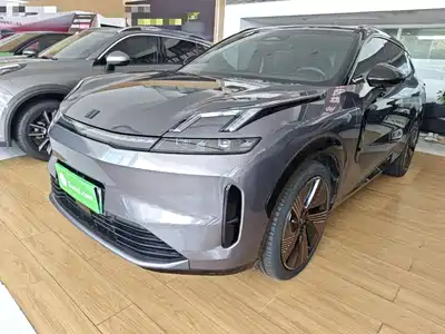 Lynk & Co 08 EM-P
