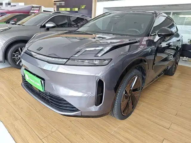 Lynk & Co 08 EM-P 220km, Полный привод, Перформанс, Halo