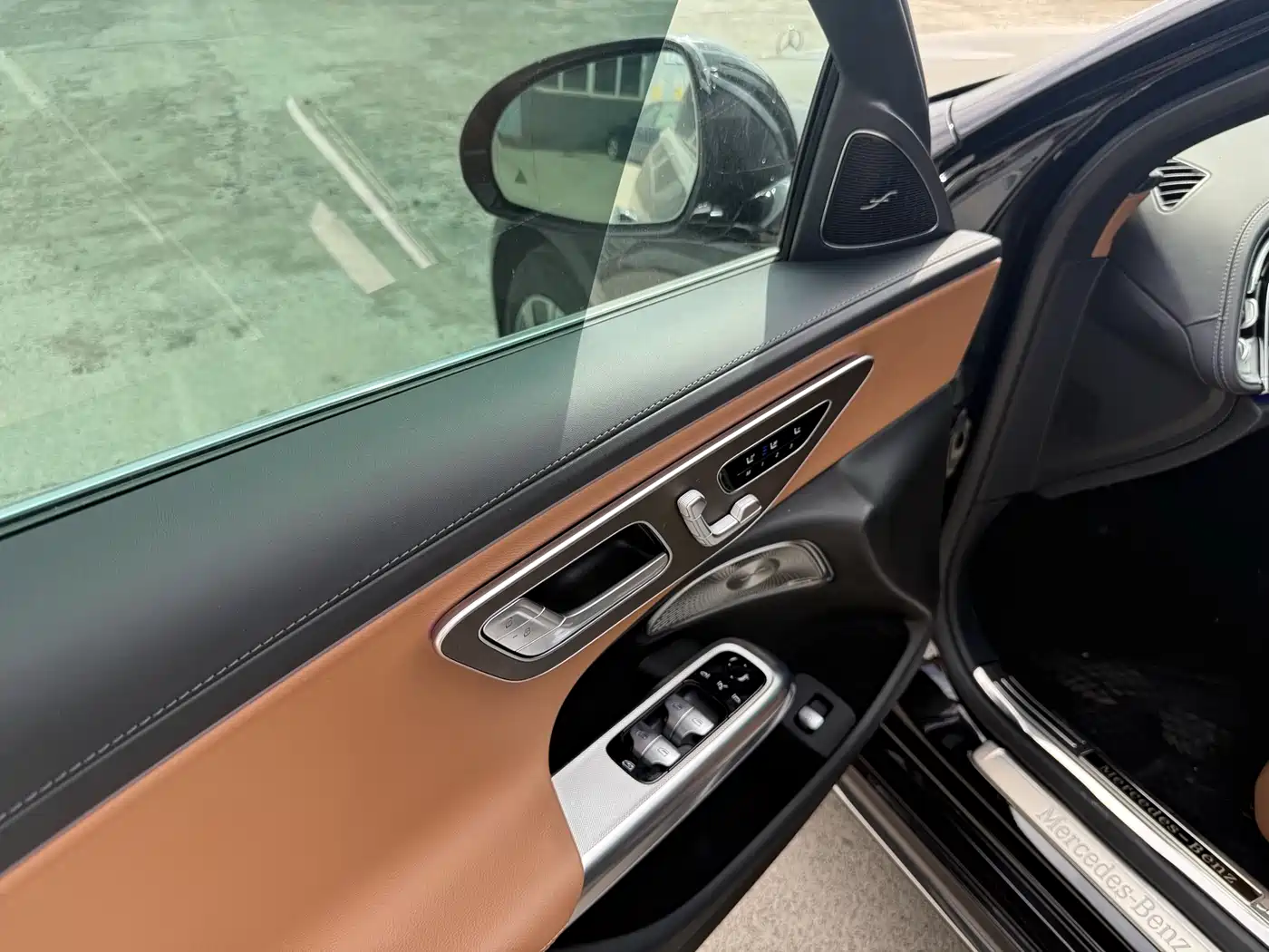 Mercedes-Benz E-Class 2024 Model E 300 L Luxury фото 9