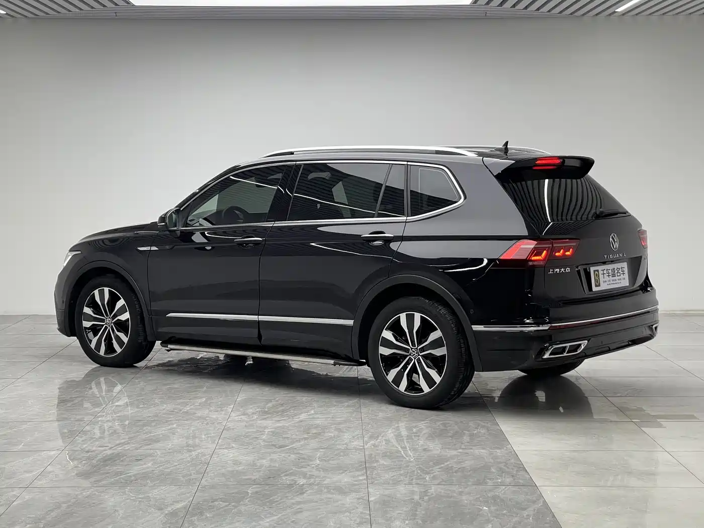 Volkswagen Tiguan L 2023 330TSI Auto 2WD R-Line Flagship Edition фото 4