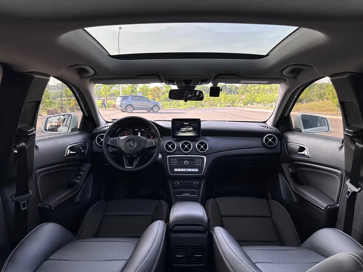Mercedes-Benz GLA 2017 GLA 200 Dynamic фото 15