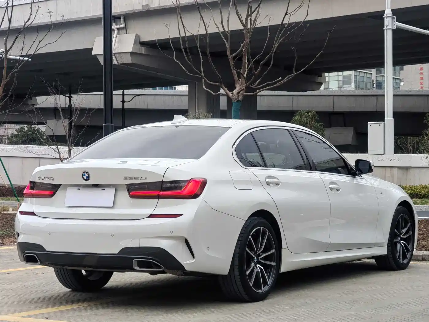 BMW 3 Series 2021 325Li M Sport Package фото 6