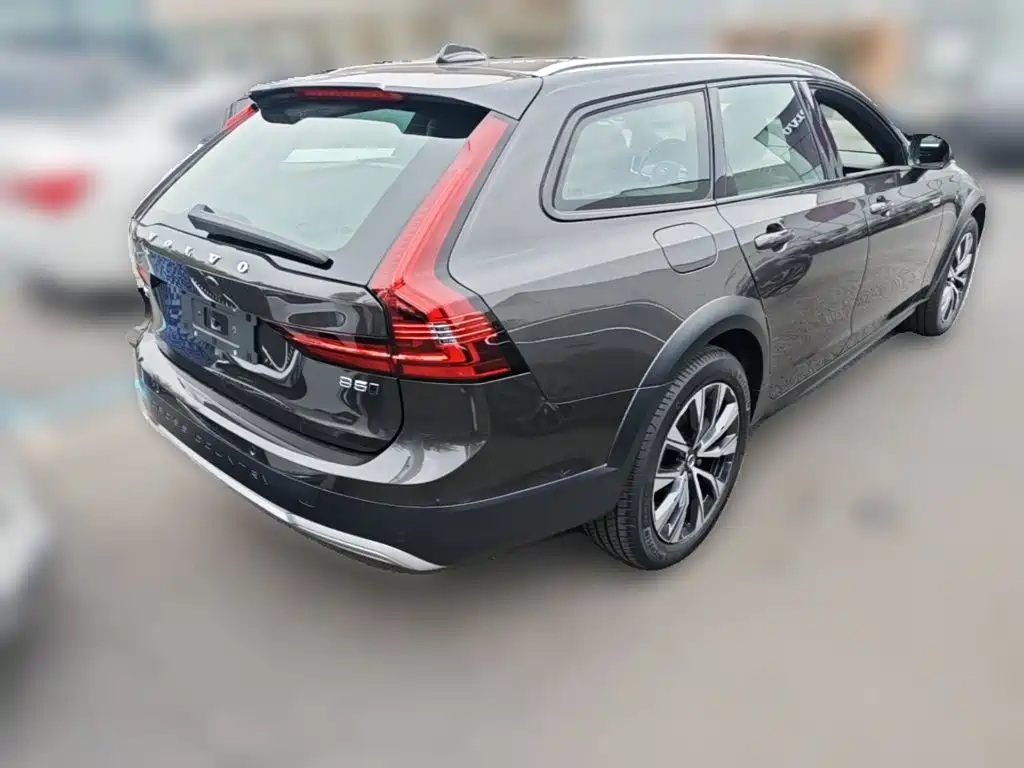 Photo 10 - Volvo V90