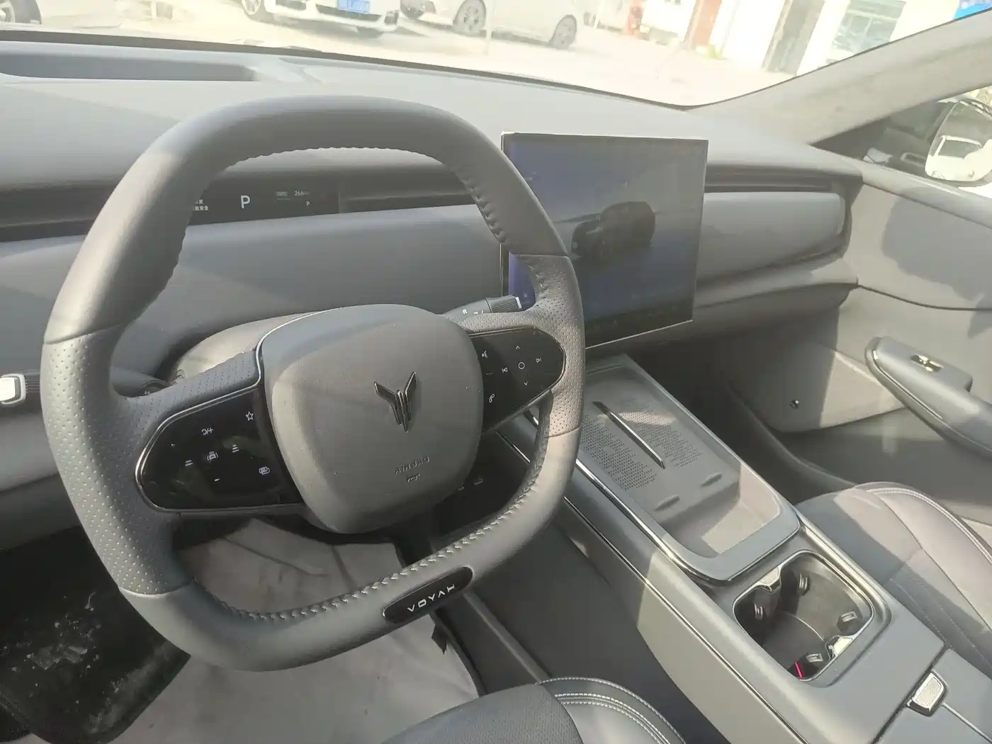 Voyah Auto Voyah Zhiyin 2024 Long Range Super Charging Edition фото 5