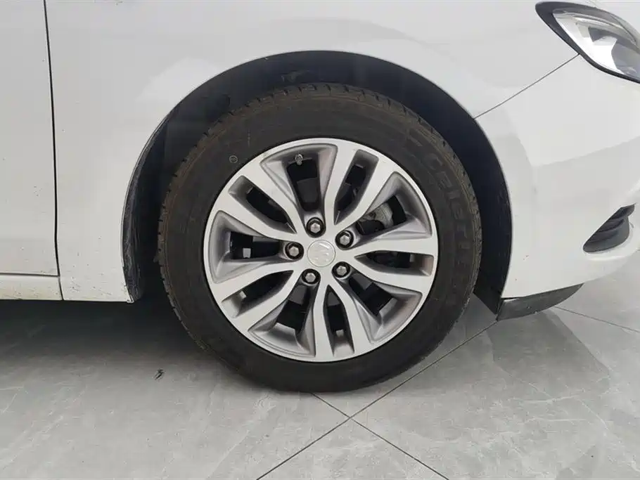 Buick Excelle 2021 1.3T Auto Mild Hybrid Elite фото 6