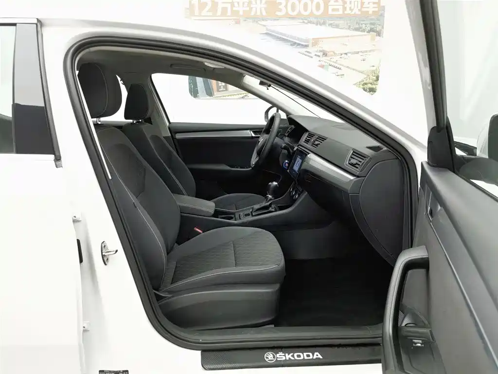 Škoda Superb 2019 TSI280 DSG Standard Edition фото 23