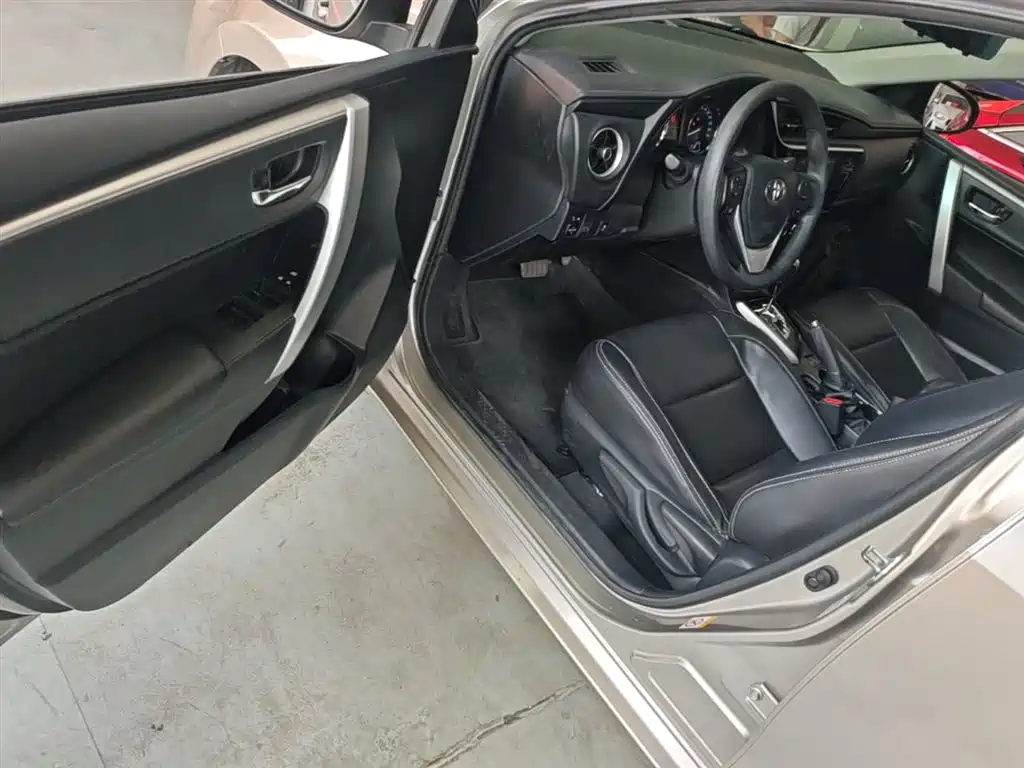 Toyota Corolla 2017 Facelift 1.2T S-CVT GL-i фото 16