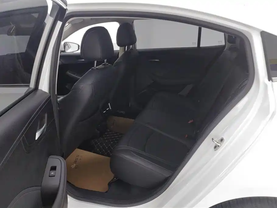 ROEWE I5