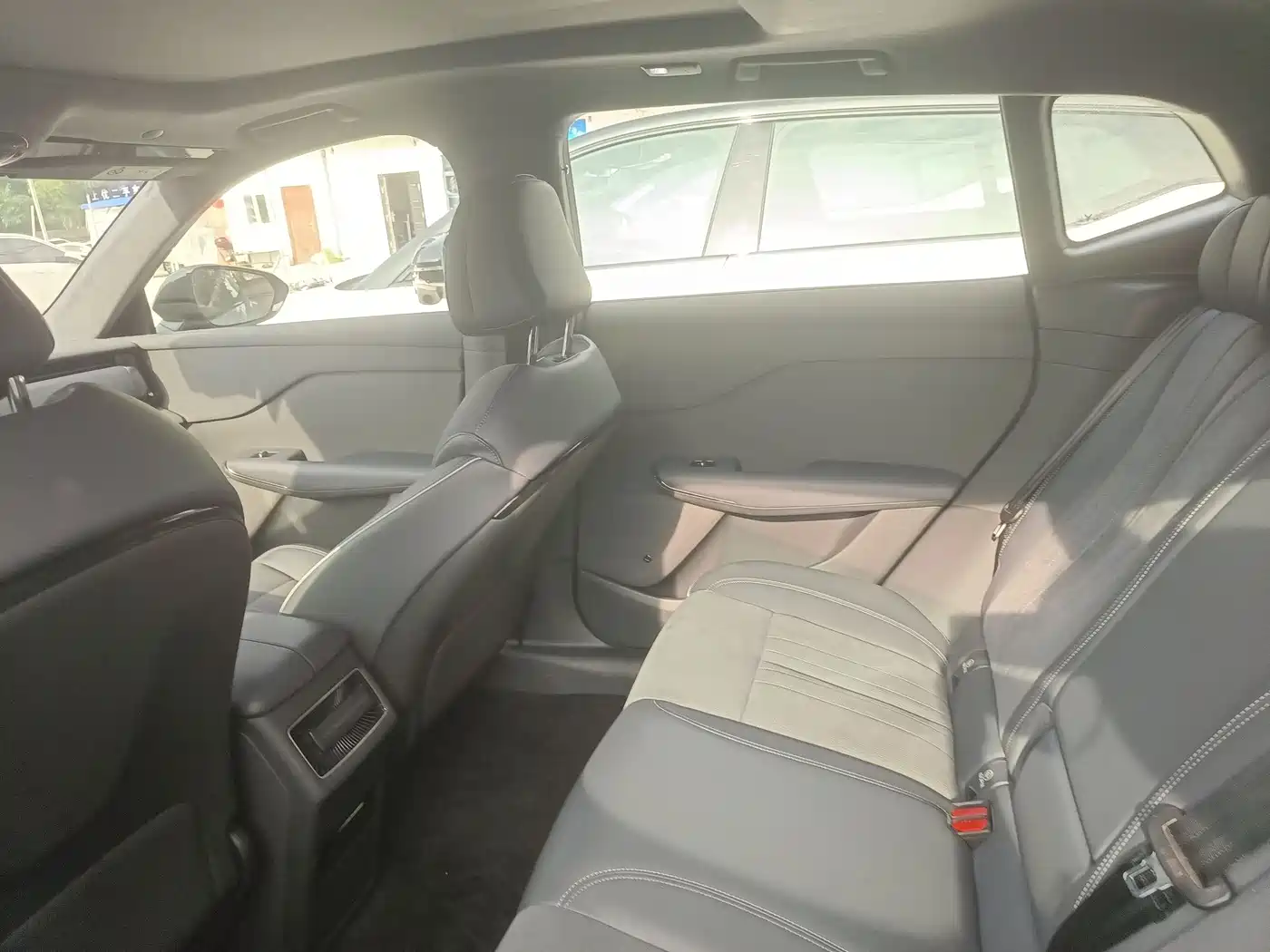 Voyah Auto Voyah Zhiyin 2024 Long Range Super Charging Edition фото 11