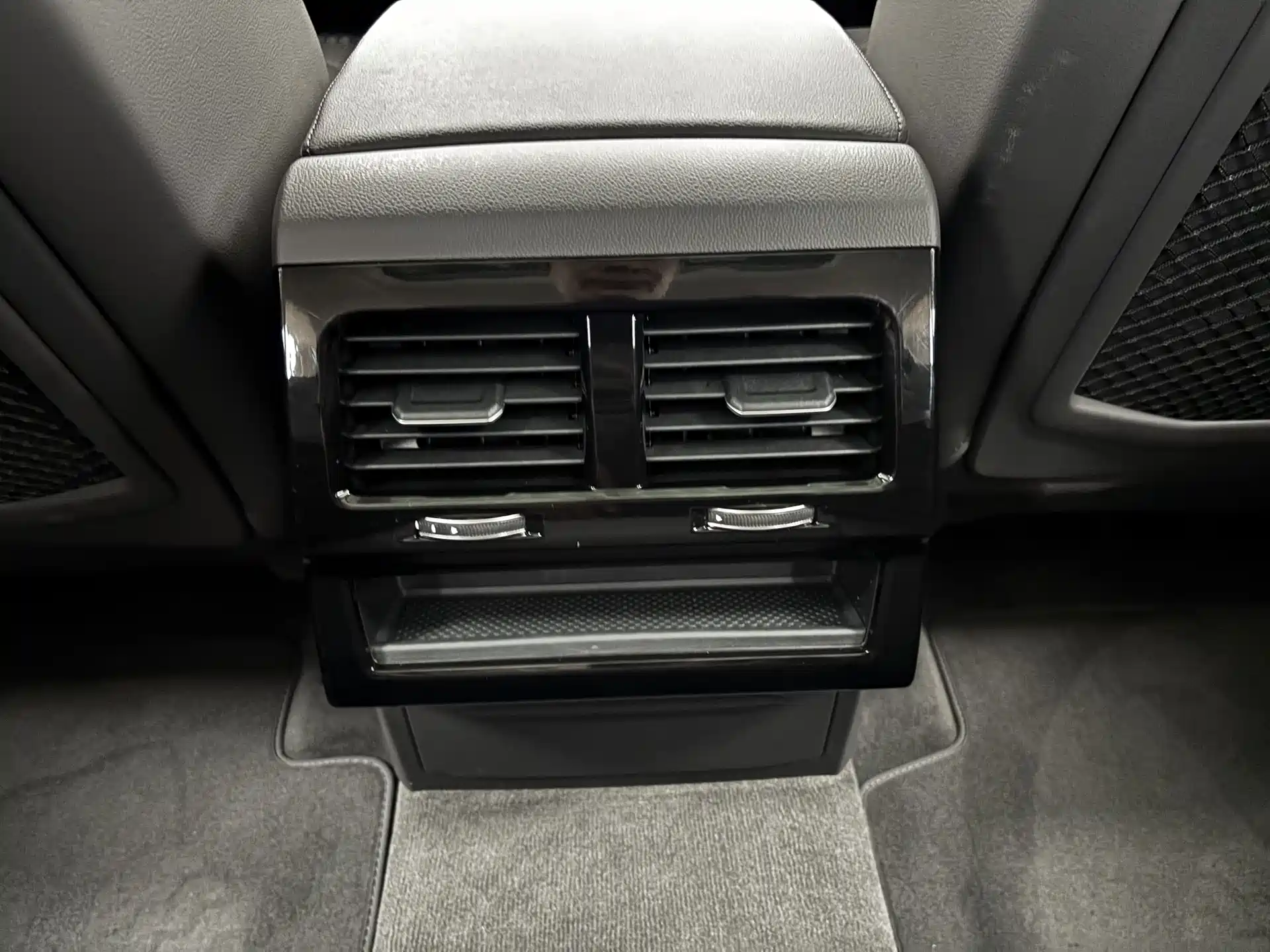 Фото 20 - Volkswagen Touareg