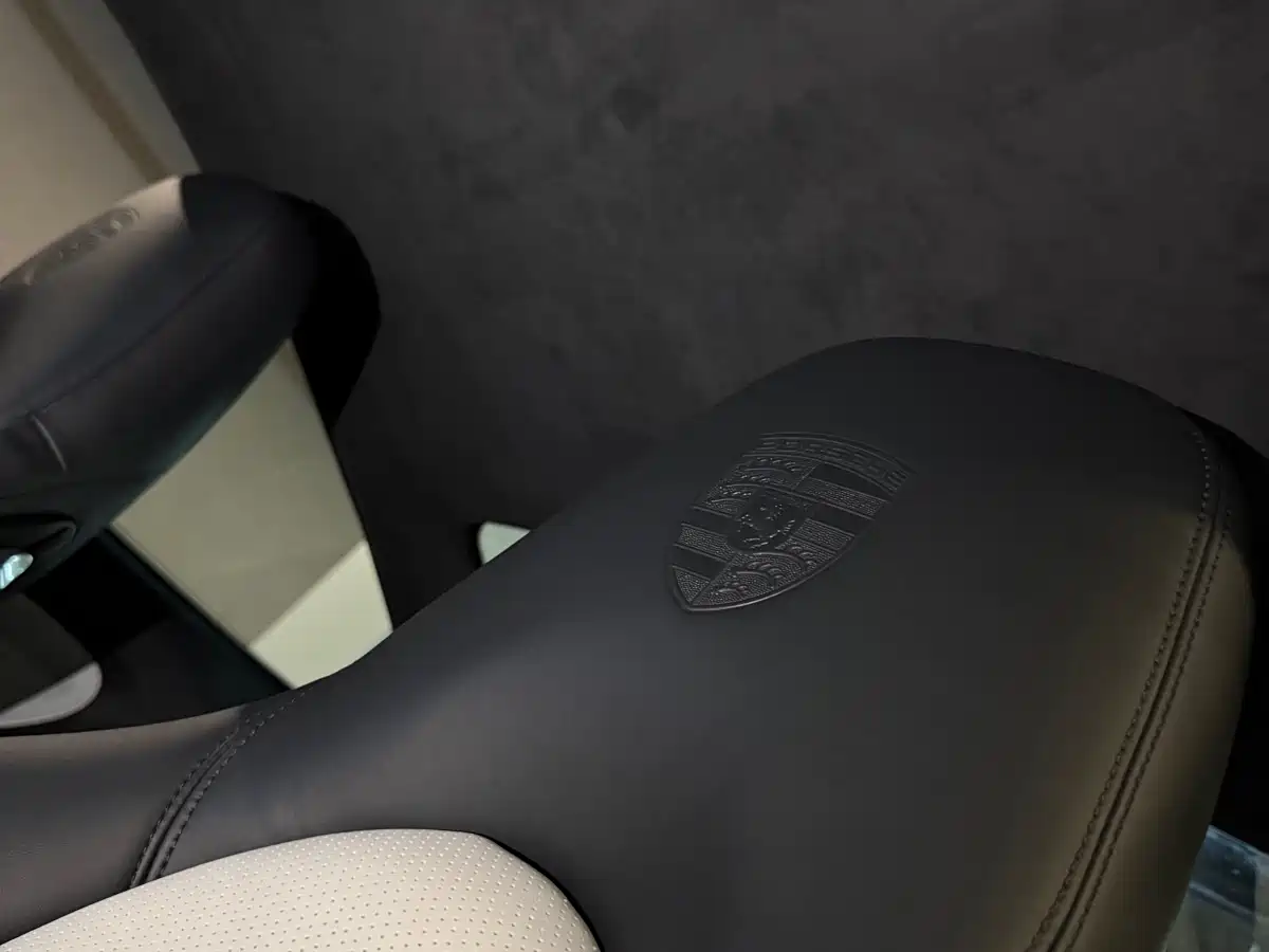 Porsche 911 2010 Carrera 3.6L фото 34
