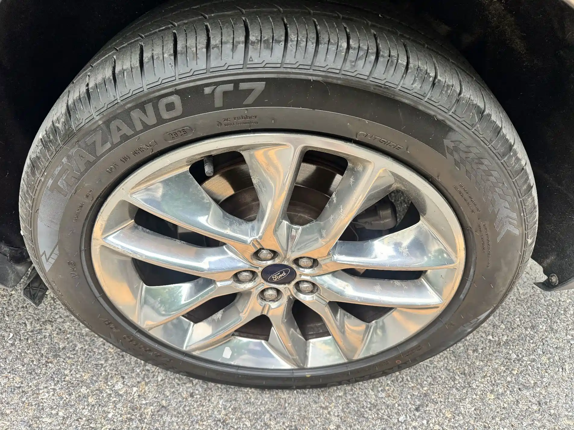 Фото 22 - Ford Edge