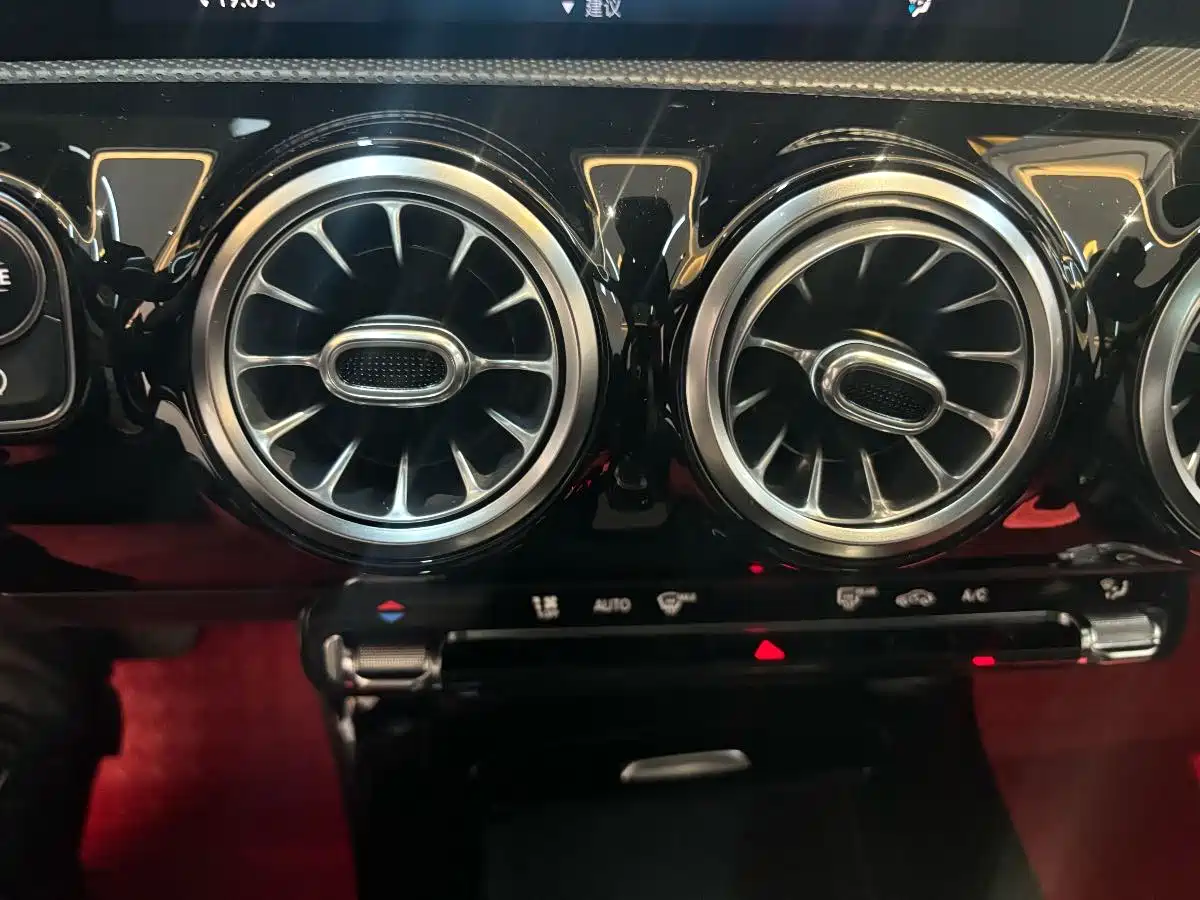Mercedes-Benz A-Class 2019 A 200 L Sport Sedane Pioneer Special Edition фото 15