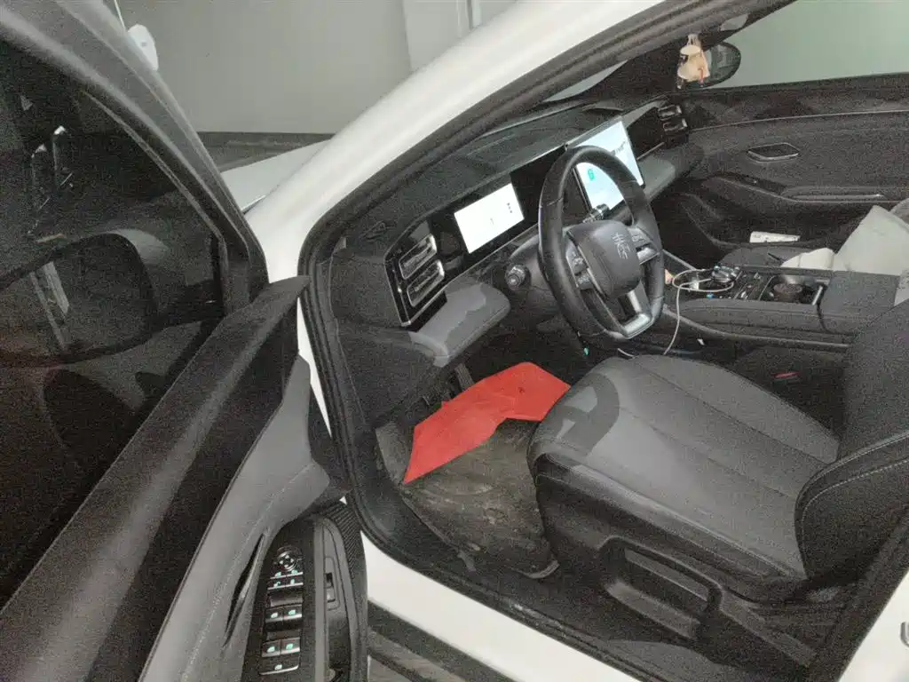 BYD Qin L 2025 DM-i Smart Drive Edition 80KM Leading фото 13