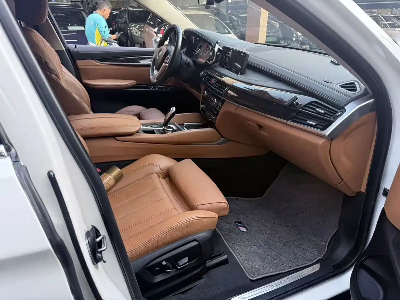 BMW X6 2015 xDrive28i фото 6