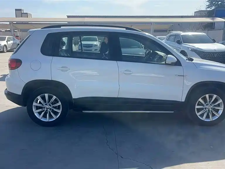 Volkswagen Tiguan 2015 1.8TSI Automatic 2WD Comfortline фото 8