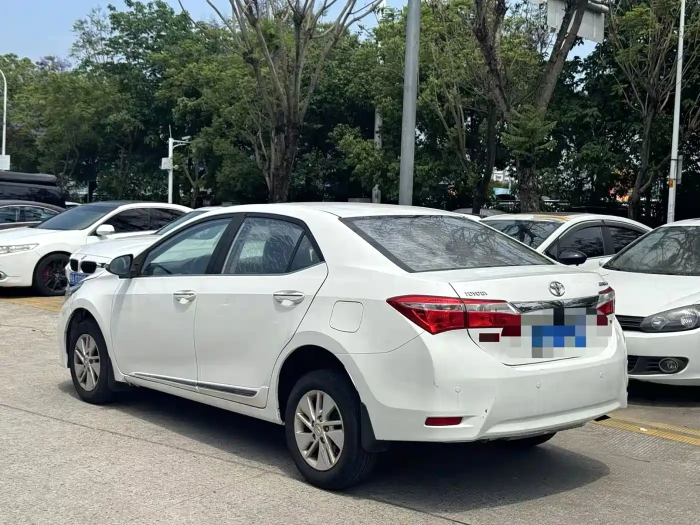 Toyota Corolla 2014 1.6L CVT GL-i фото 4
