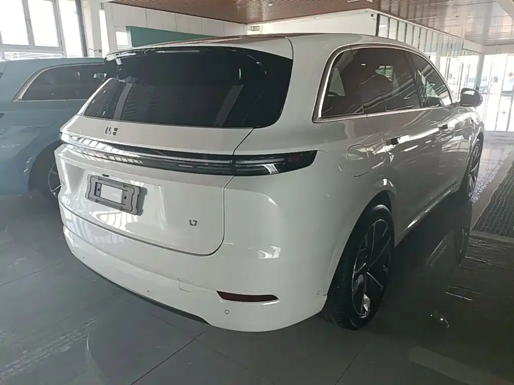 Фото 7 - Li Auto L7