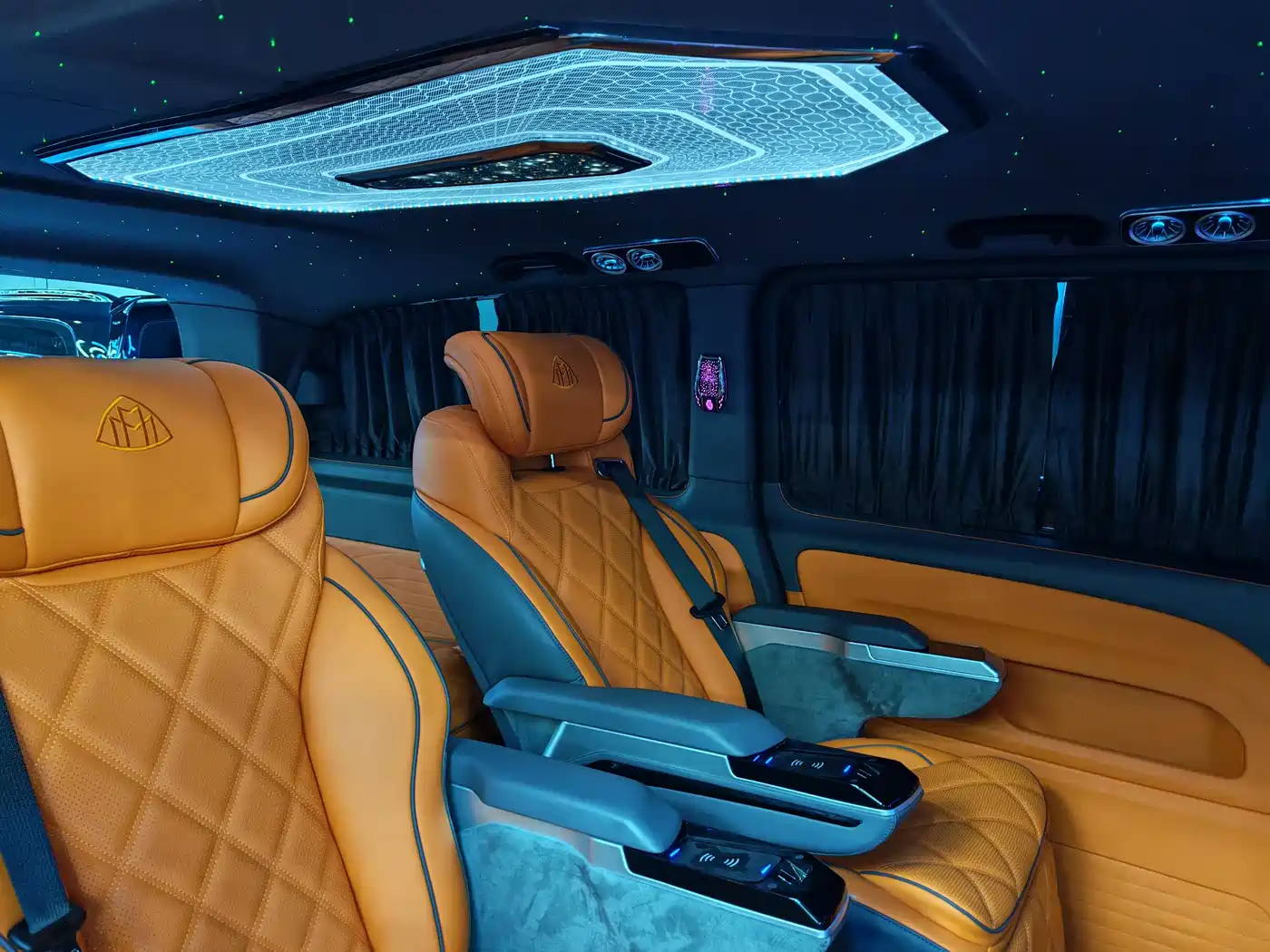 Mercedes-Benz Vito 2021 2.0T Business Edition 7-seater фото 27