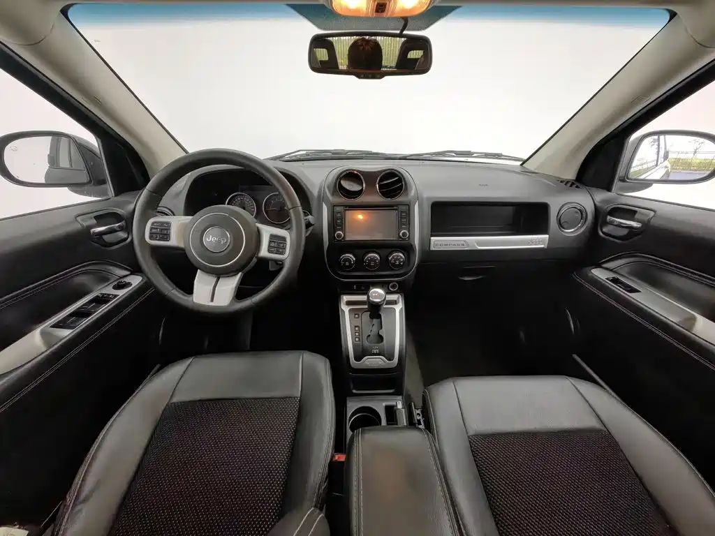 Jeep Compass (Import) 2014 2014 Facelift 2.4L 4WD Comfort Edition