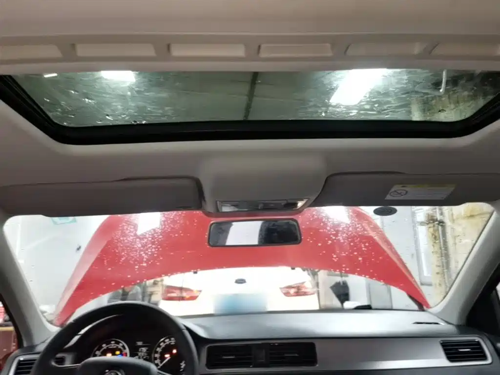 Škoda Skoda Rapid Spaceback 2016 Facelift 1.6L Manual Innovation Edition фото 18