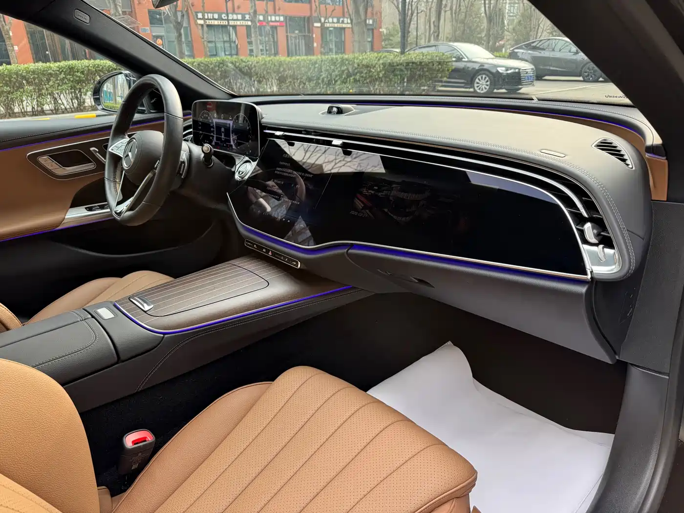 Mercedes-Benz E-Class 2024 Model E 300 L Luxury фото 9