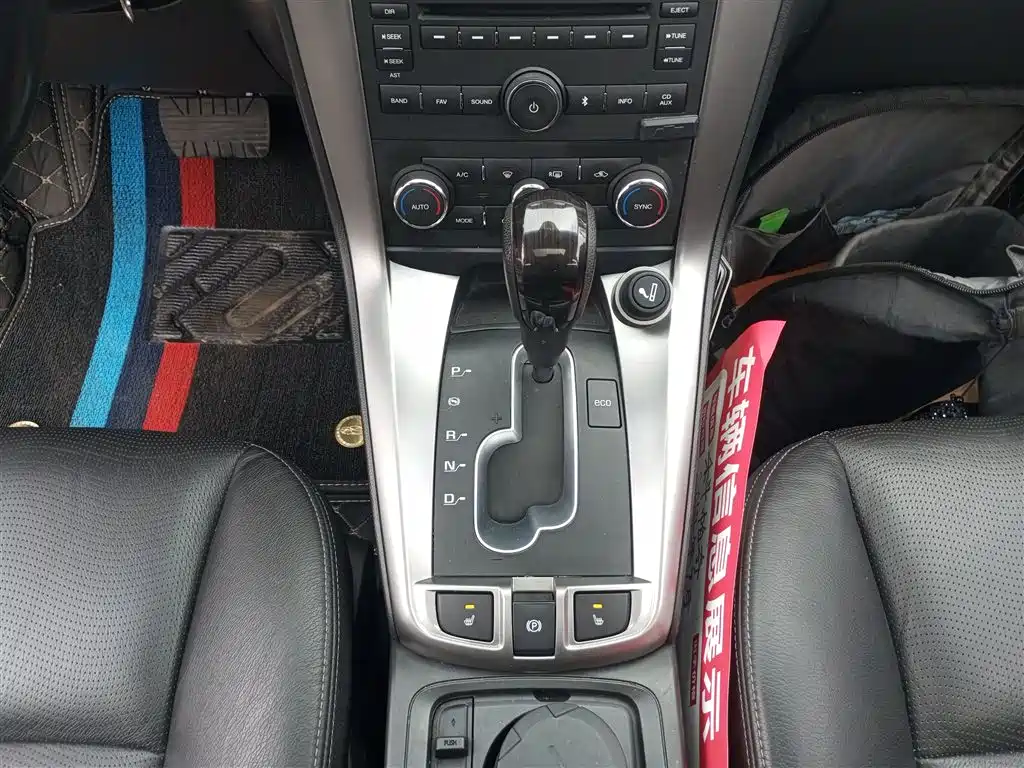 Chevrolet Captiva 2014 2.4L 4WD Flagship 7-seater фото 10
