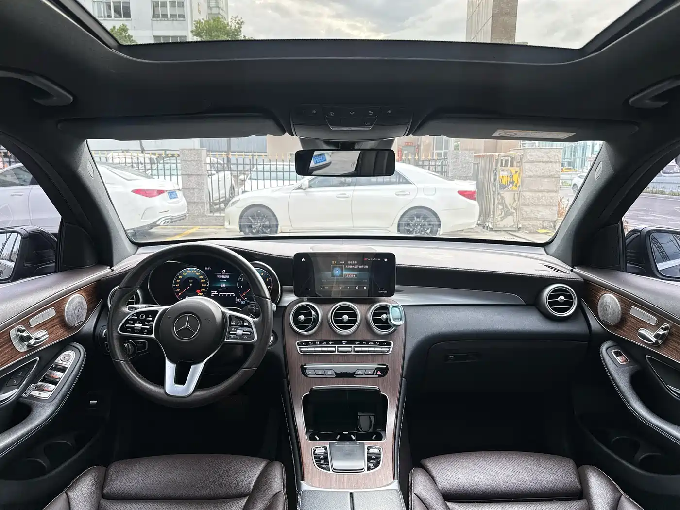 Mercedes-Benz GLC 2021 GLC 260 L 4MATIC Sporty фото 14