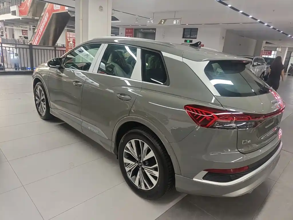 Audi Q4 e-tron 2026 2024 40 e-tron Pioneer Edition