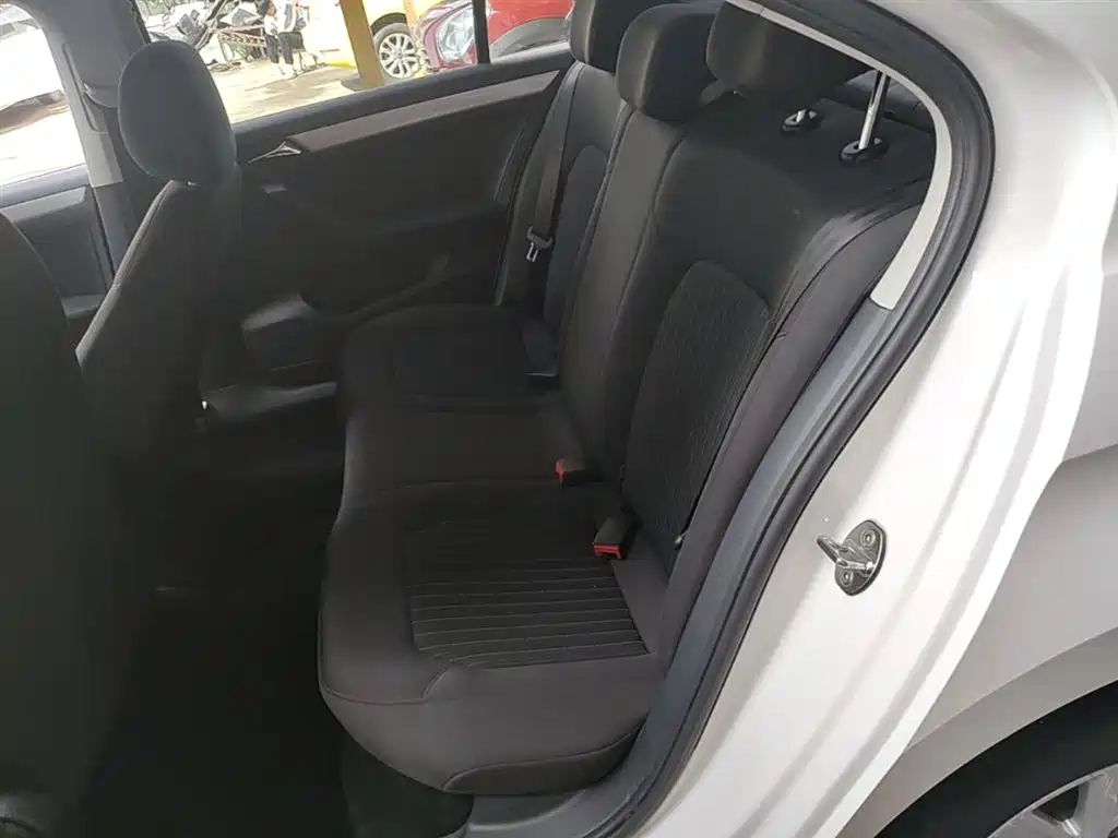 Volkswagen Jetta 2015 Value Edition 1.6L Automatic Comfort фото 17