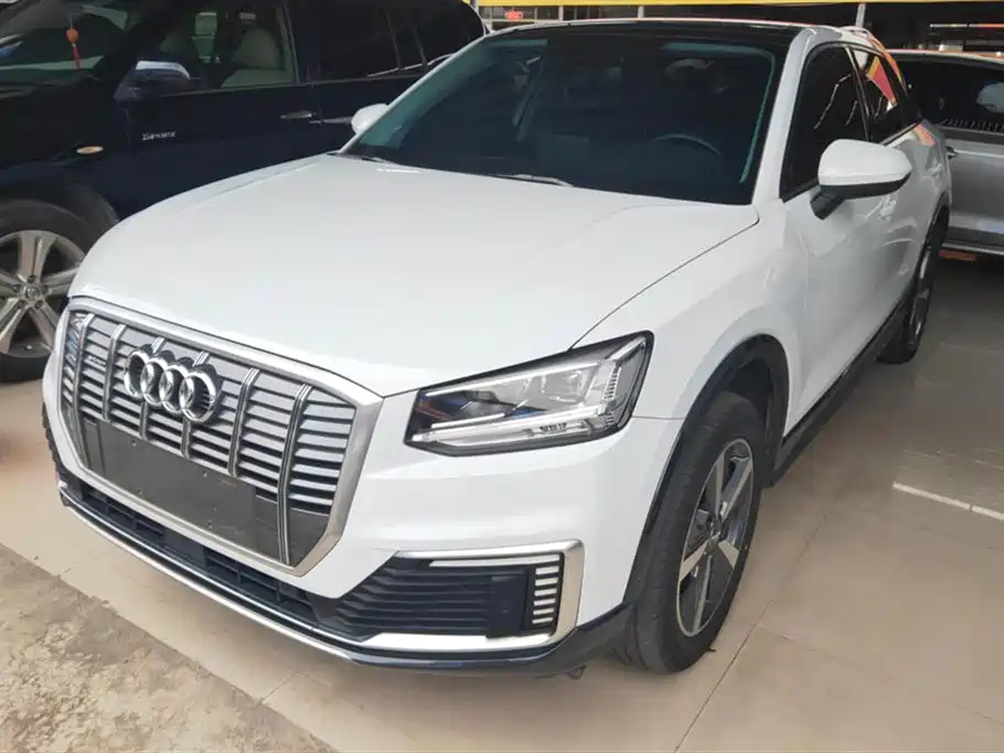 AUDI Q2L E TRON