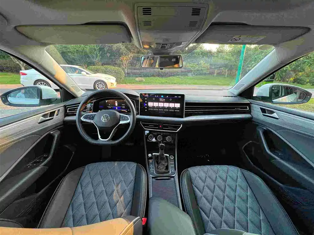 Volkswagen Sagitar 2023 300TSI DSG Surpassing Edition фото 10