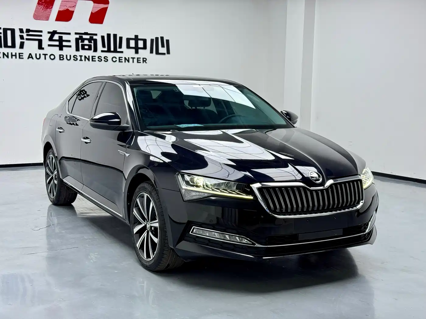 Škoda Superb 2023 Facelift TSI280 DSG Premium Edition фото 3