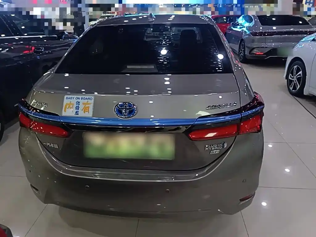 Toyota Corolla Twin Engine E+ 2019 1.8L E-CVT Luxury Edition фото 6
